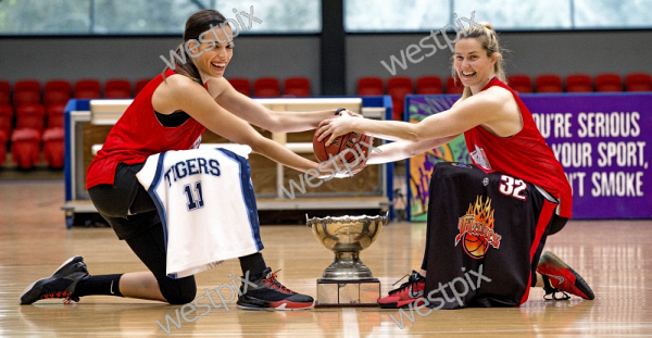 Lynx Team Mates Louella Thomlinson And Sami Westpix